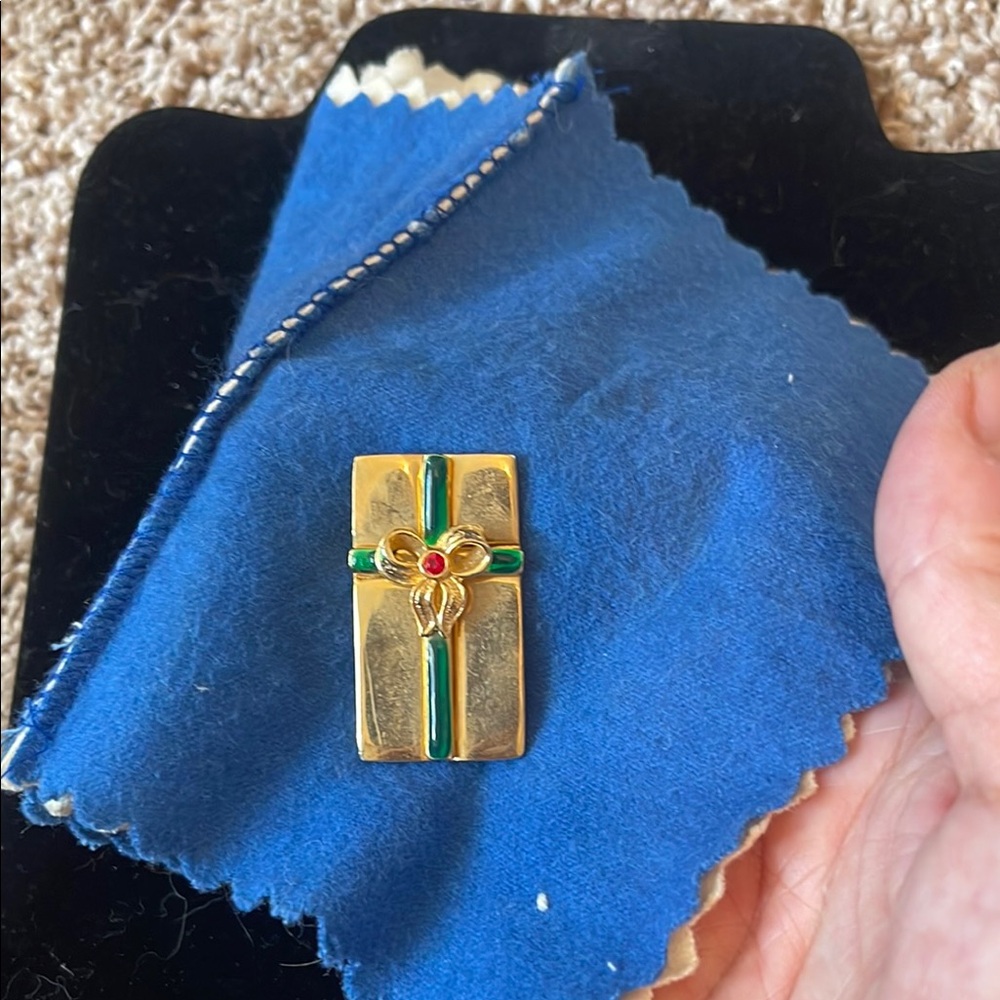 Premier Designs Gold and Green Brooch